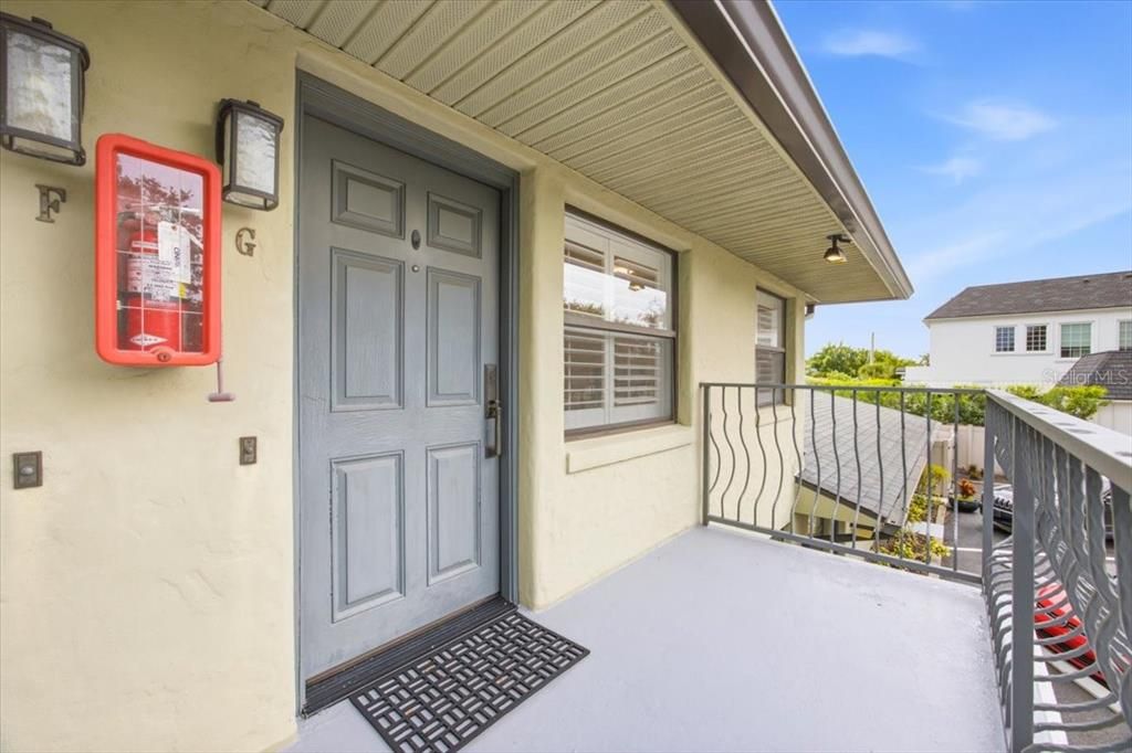 For Rent: $2,300 (2 beds, 1 baths, 709 Square Feet)
