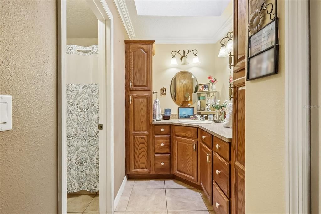 Active With Contract: $299,900 (2 beds, 2 baths, 1148 Square Feet)