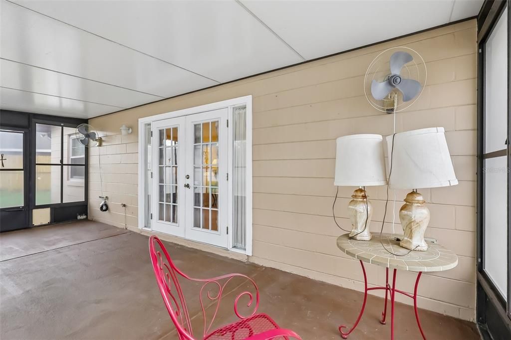 Active With Contract: $299,900 (2 beds, 2 baths, 1148 Square Feet)