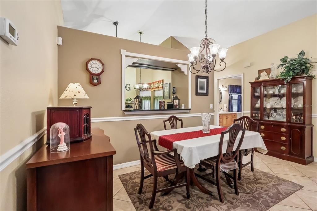 Active With Contract: $299,900 (2 beds, 2 baths, 1148 Square Feet)
