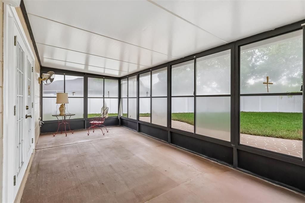 Active With Contract: $299,900 (2 beds, 2 baths, 1148 Square Feet)