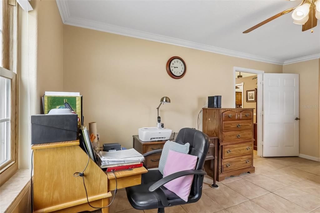 Active With Contract: $299,900 (2 beds, 2 baths, 1148 Square Feet)