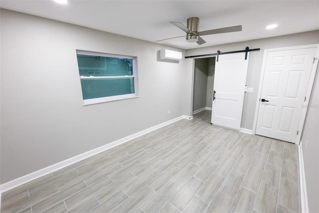 For Rent: $1,800 (1 beds, 1 baths, 574 Square Feet)
