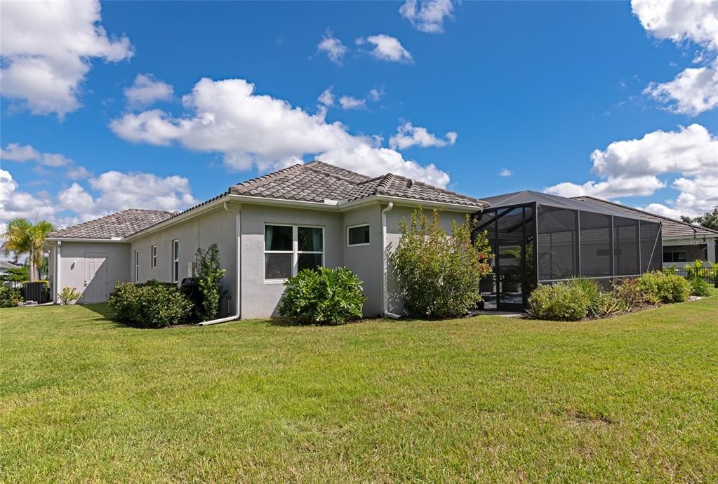 En Venta: $895,000 (3 camas, 3 baños, 2791 Pies cuadrados)