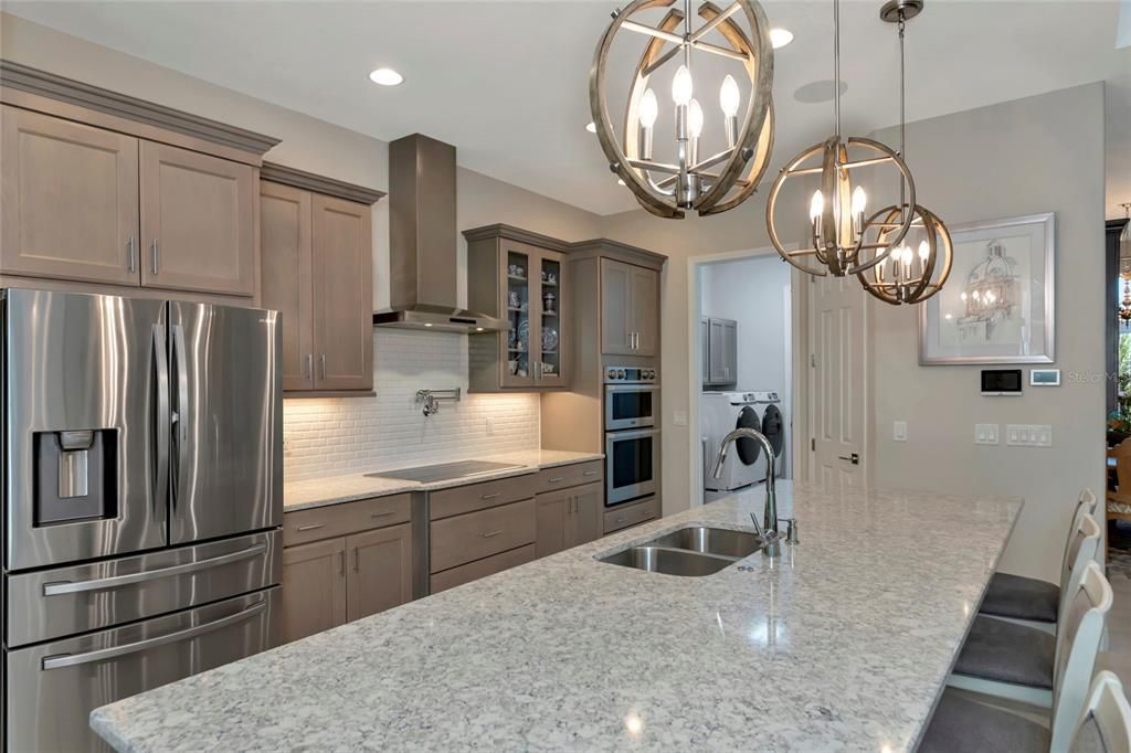 En Venta: $895,000 (3 camas, 3 baños, 2791 Pies cuadrados)