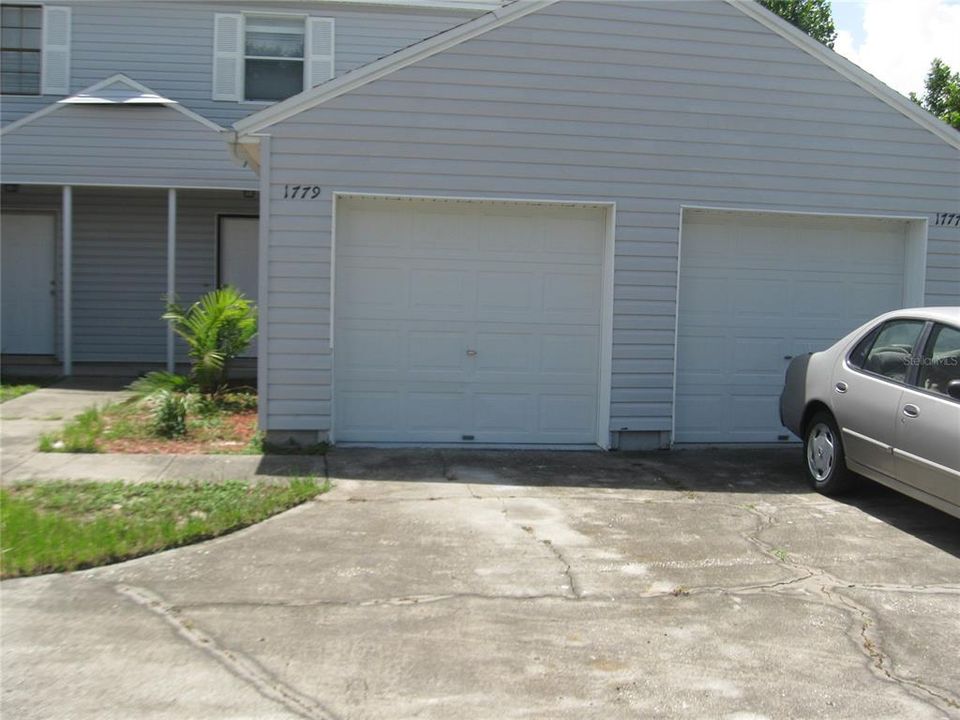 For Rent: $1,200 (2 beds, 1 baths, 800 Square Feet)