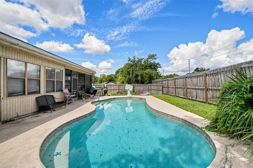 For Sale: $439,000 (4 beds, 2 baths, 2217 Square Feet)