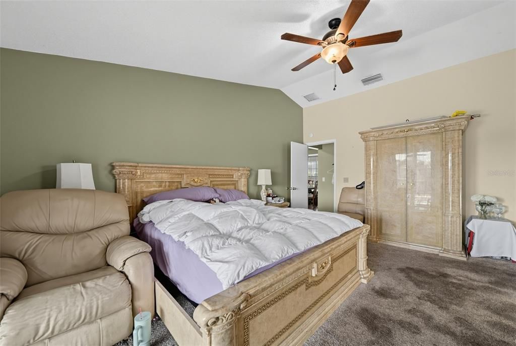 For Sale: $439,000 (4 beds, 2 baths, 2217 Square Feet)