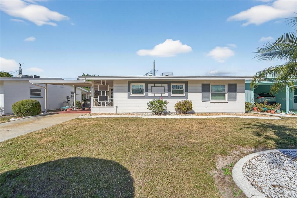 For Sale: $210,000 (2 beds, 2 baths, 1266 Square Feet)
