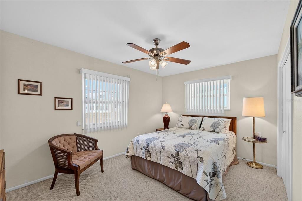 For Sale: $210,000 (2 beds, 2 baths, 1266 Square Feet)