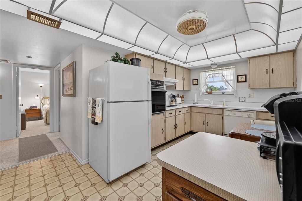 For Sale: $210,000 (2 beds, 2 baths, 1266 Square Feet)