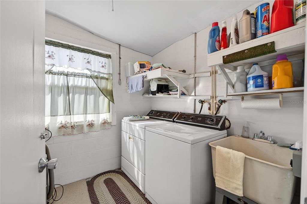 For Sale: $210,000 (2 beds, 2 baths, 1266 Square Feet)
