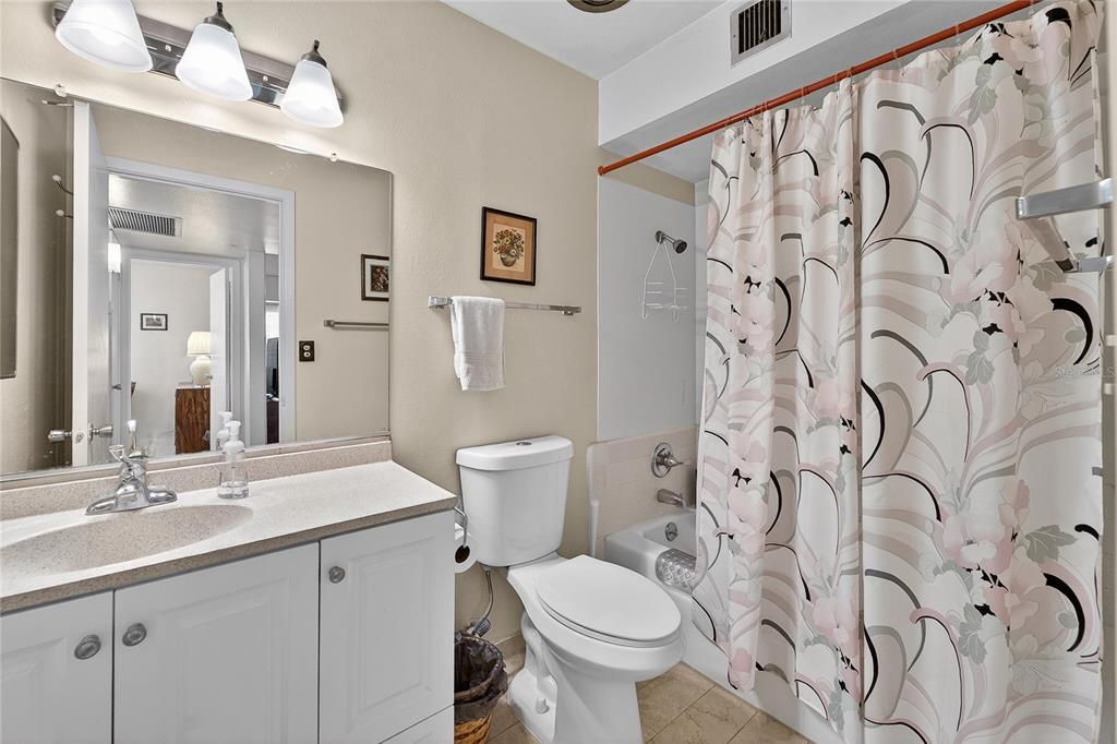 For Sale: $210,000 (2 beds, 2 baths, 1266 Square Feet)
