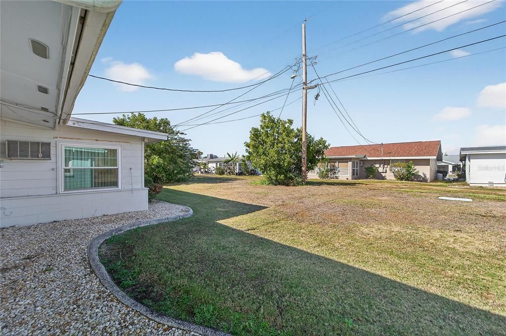 For Sale: $210,000 (2 beds, 2 baths, 1266 Square Feet)