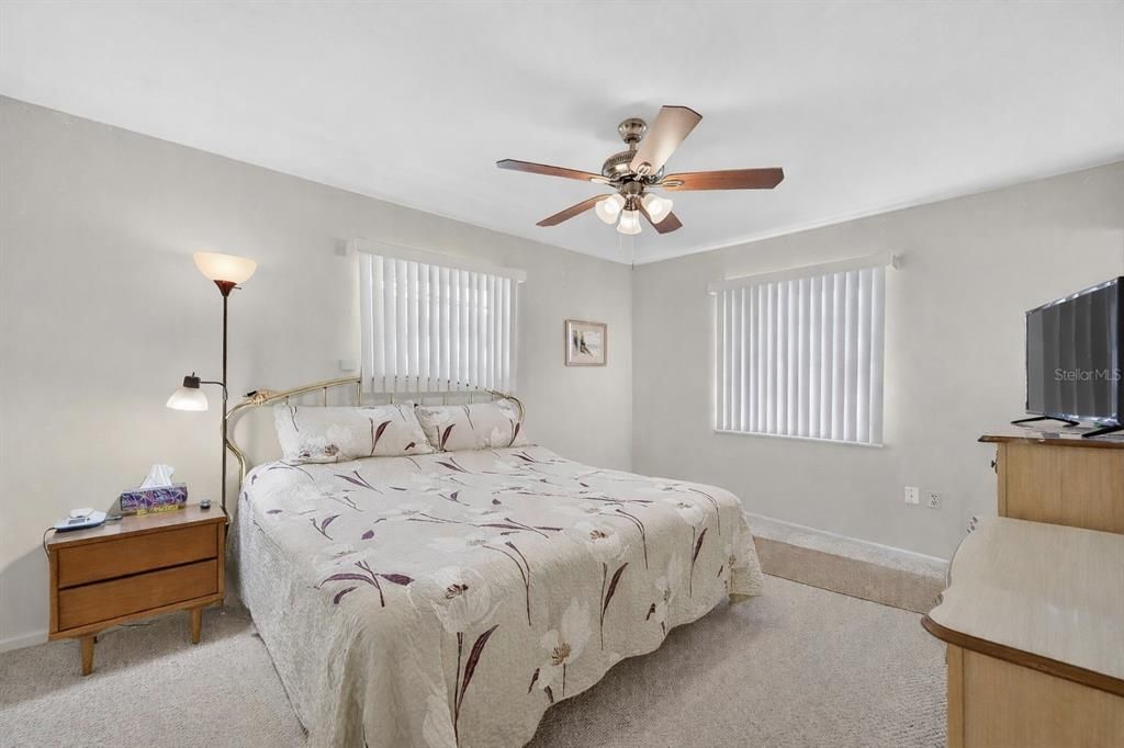 For Sale: $210,000 (2 beds, 2 baths, 1266 Square Feet)