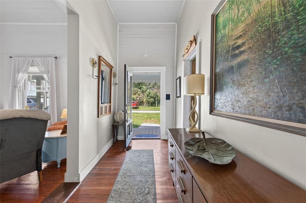 For Sale: $254,900 (3 beds, 2 baths, 1720 Square Feet)