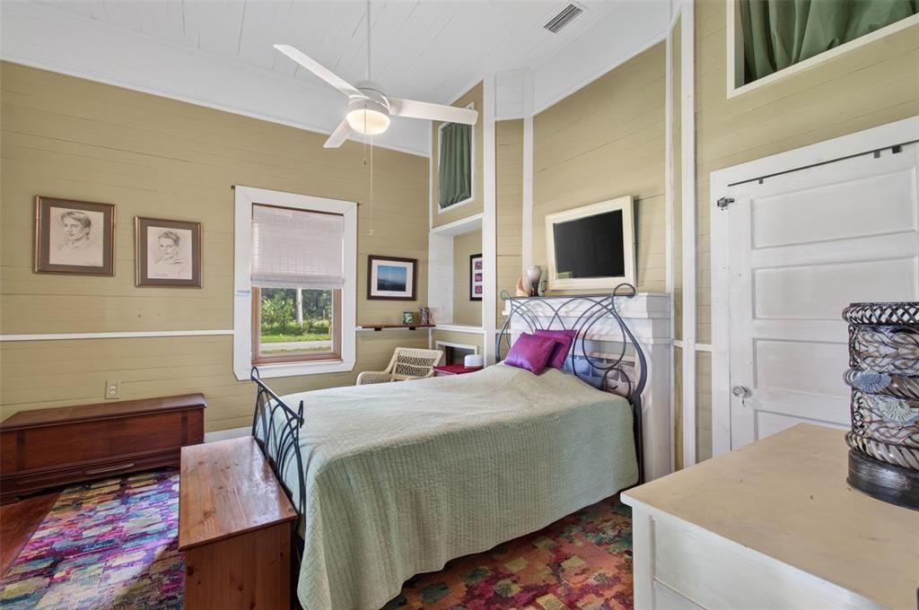 For Sale: $254,900 (3 beds, 2 baths, 1720 Square Feet)