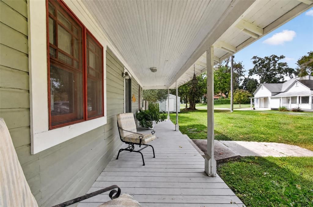 For Sale: $254,900 (3 beds, 2 baths, 1720 Square Feet)