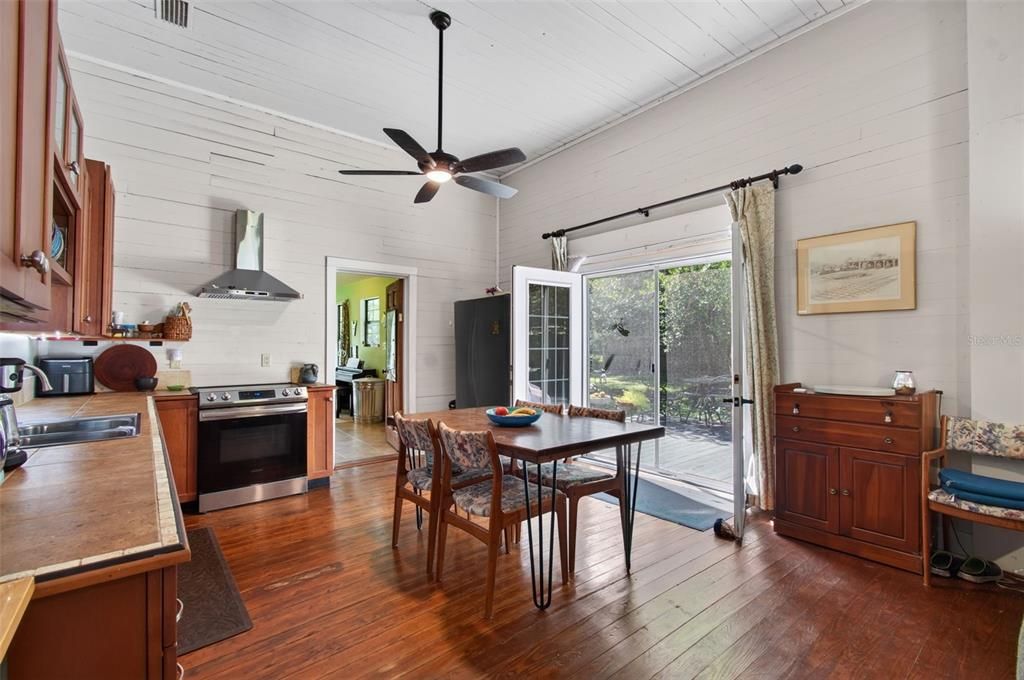 For Sale: $254,900 (3 beds, 2 baths, 1720 Square Feet)