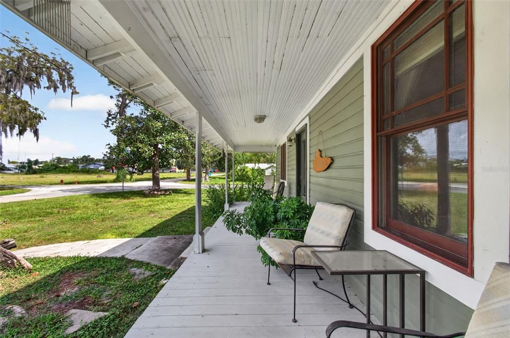 For Sale: $254,900 (3 beds, 2 baths, 1720 Square Feet)