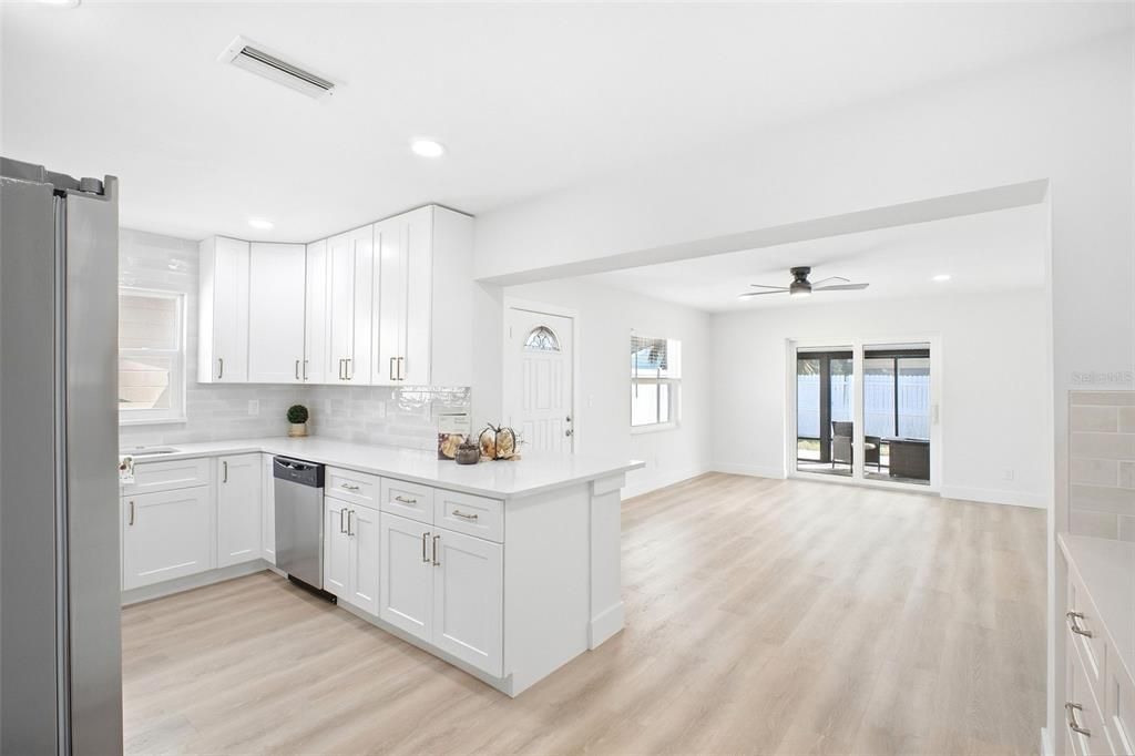 На продажу: $549,900 (3 спален, 2 ванн, 1507 Квадратных фут)
