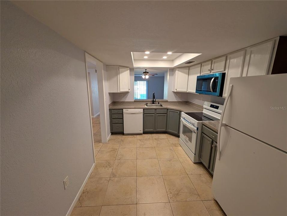 В аренду: $1,925 (2 спален, 2 ванн, 1328 Квадратных фут)