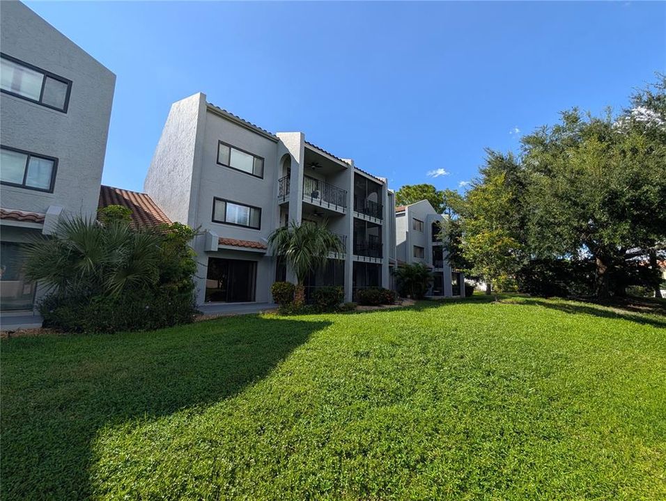 В аренду: $1,925 (2 спален, 2 ванн, 1328 Квадратных фут)