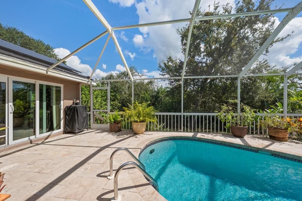 En Venta: $575,000 (4 camas, 2 baños, 2001 Pies cuadrados)