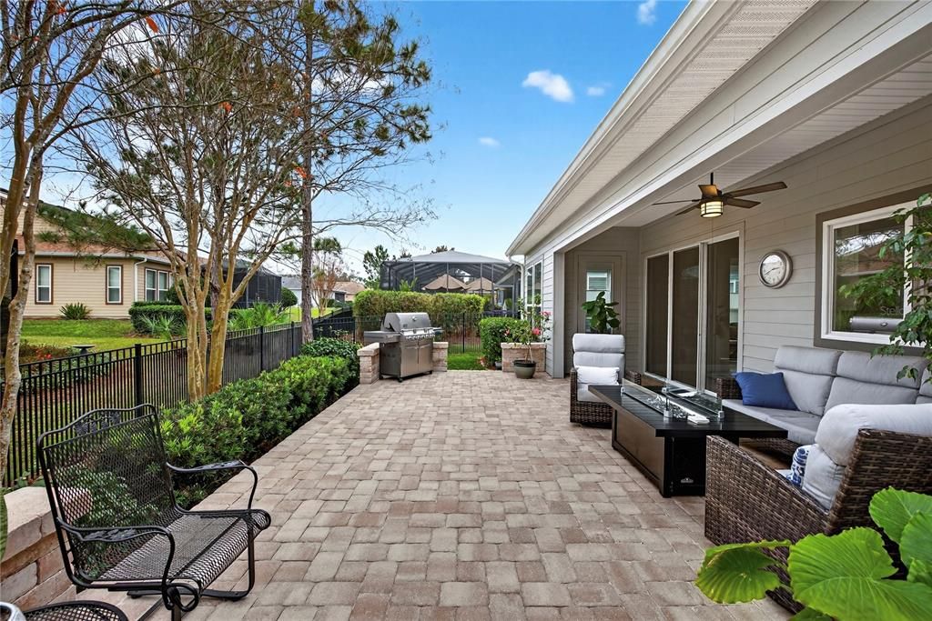 En Venta: $575,000 (2 camas, 2 baños, 2563 Pies cuadrados)