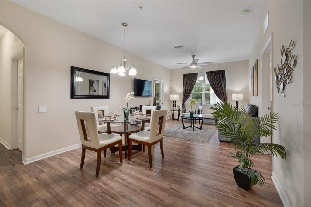 For Sale: $525,000 (3 beds, 2 baths, 1412 Square Feet)