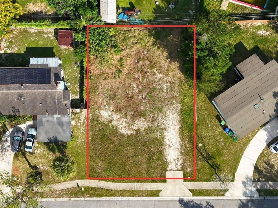 На продажу: $82,000 (0.17 acres)