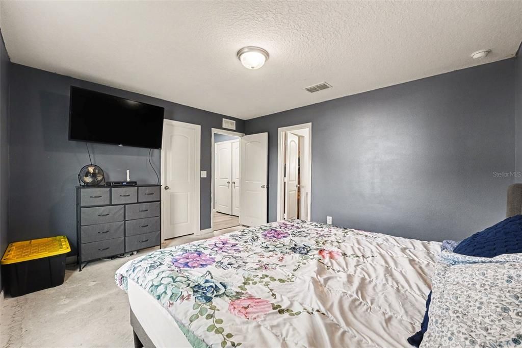 Active With Contract: $185,000 (4 beds, 2 baths, 1414 Square Feet)
