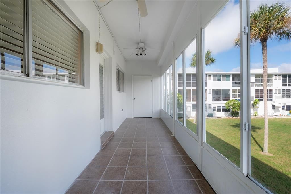 For Sale: $114,900 (2 beds, 1 baths, 874 Square Feet)