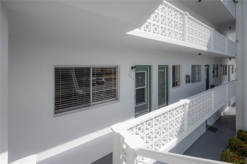 For Sale: $114,900 (2 beds, 1 baths, 874 Square Feet)