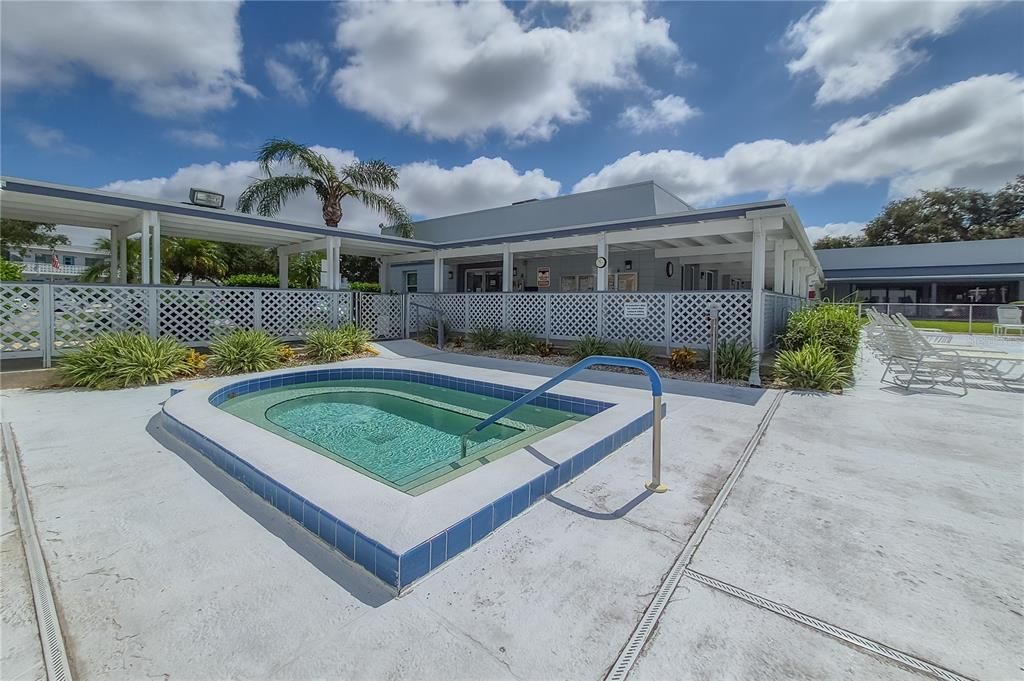 For Sale: $114,900 (2 beds, 1 baths, 874 Square Feet)