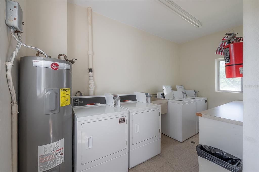 For Sale: $114,900 (2 beds, 1 baths, 874 Square Feet)