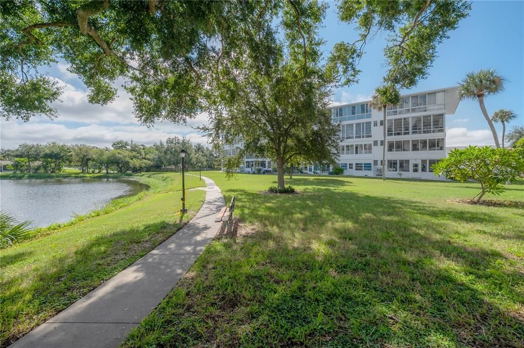 For Sale: $114,900 (2 beds, 1 baths, 874 Square Feet)