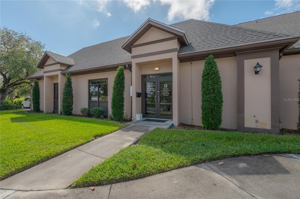 For Sale: $114,900 (2 beds, 1 baths, 874 Square Feet)