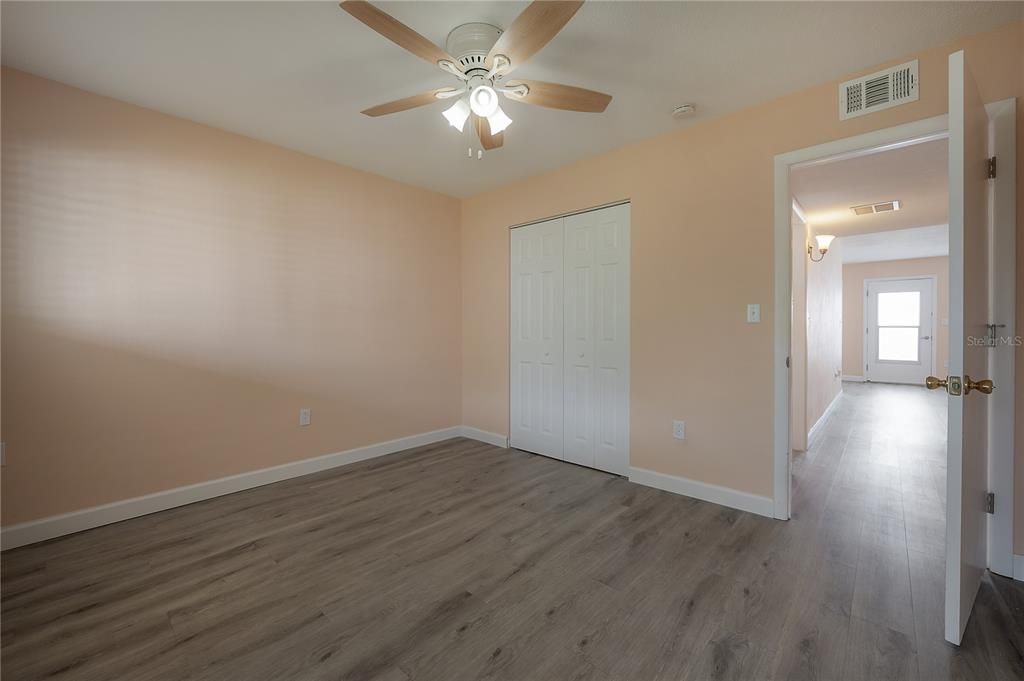 For Sale: $114,900 (2 beds, 1 baths, 874 Square Feet)