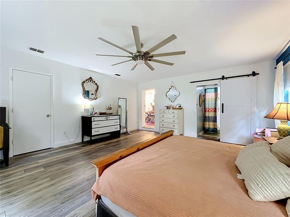 For Sale: $399,900 (4 beds, 2 baths, 2058 Square Feet)
