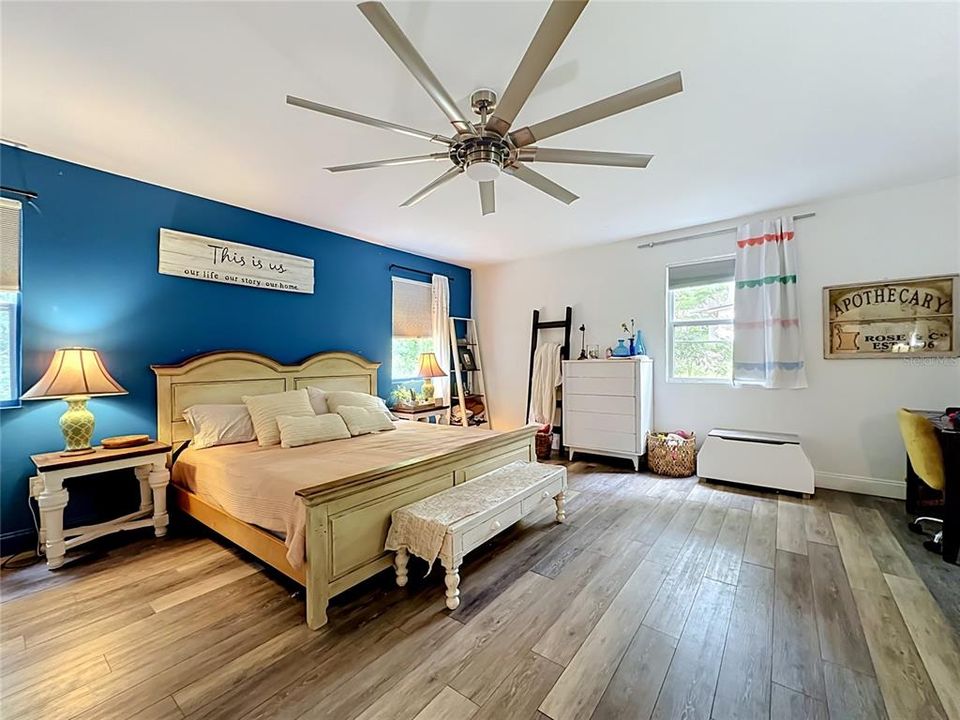 For Sale: $399,900 (4 beds, 2 baths, 2058 Square Feet)