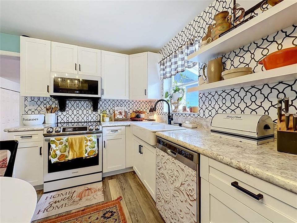 For Sale: $399,900 (4 beds, 2 baths, 2058 Square Feet)