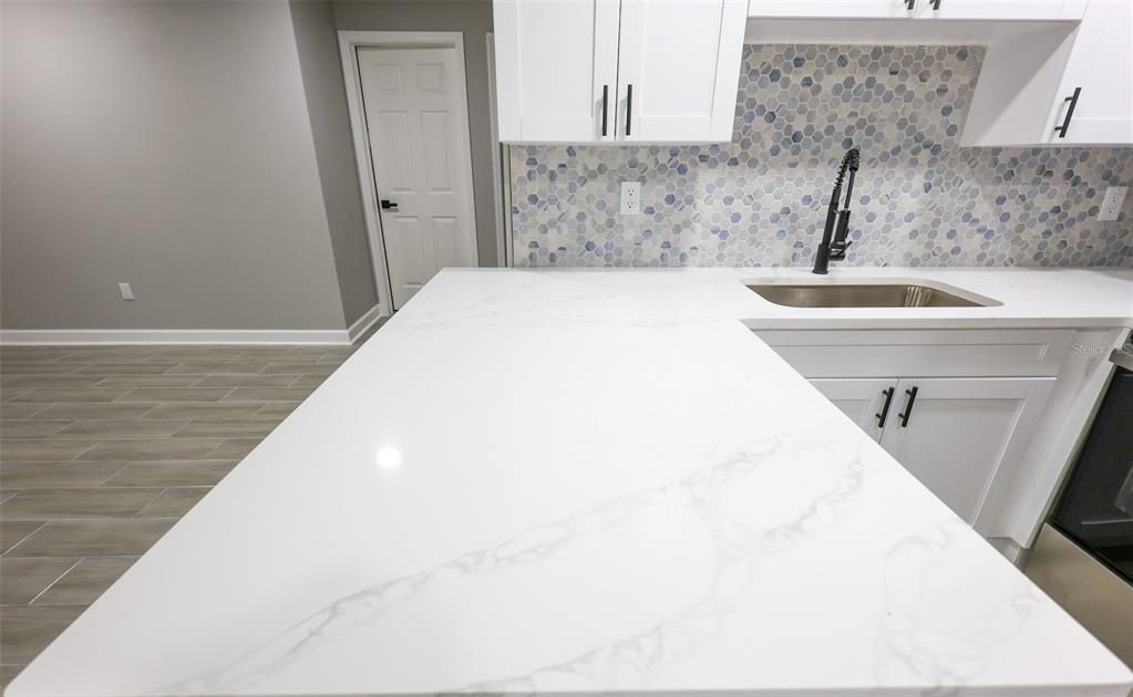 For Rent: $2,000 (2 beds, 1 baths, 825 Square Feet)