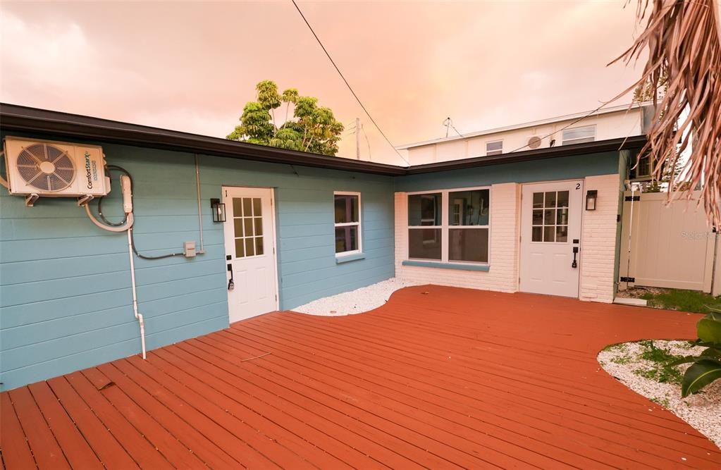 For Rent: $2,000 (2 beds, 1 baths, 825 Square Feet)