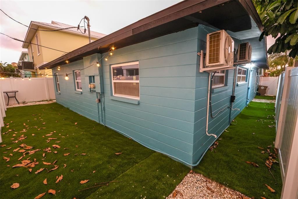 For Rent: $2,000 (2 beds, 1 baths, 825 Square Feet)