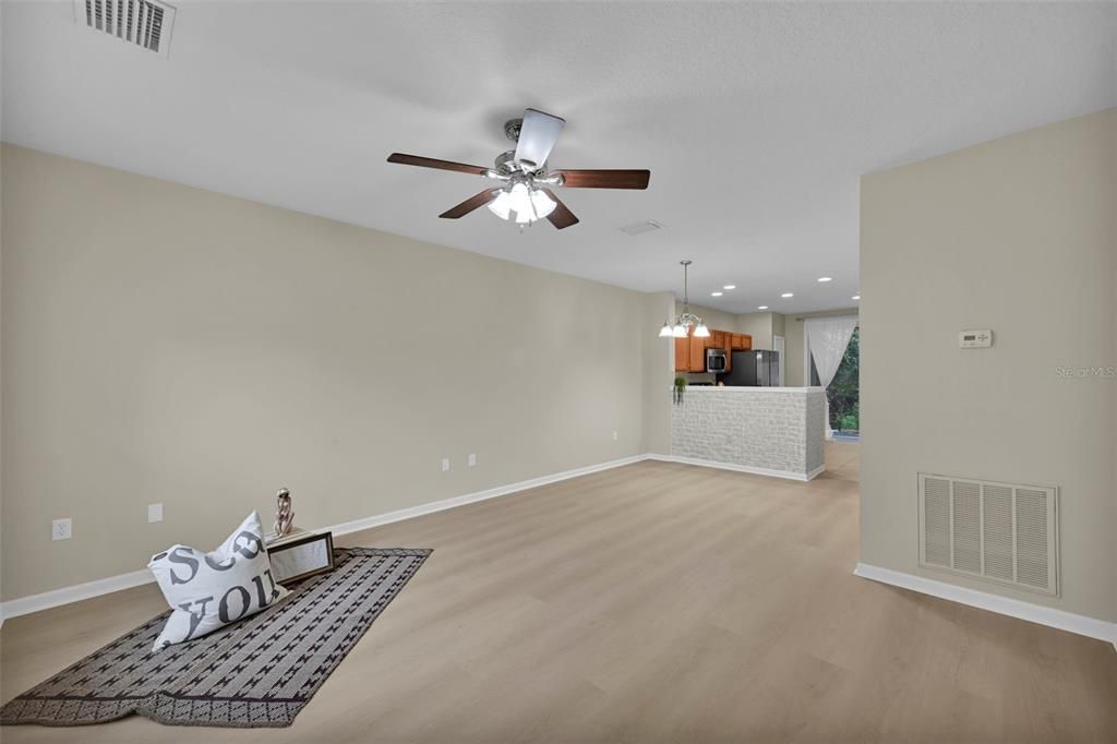 En Venta: $214,900 (2 camas, 2 baños, 1248 Pies cuadrados)
