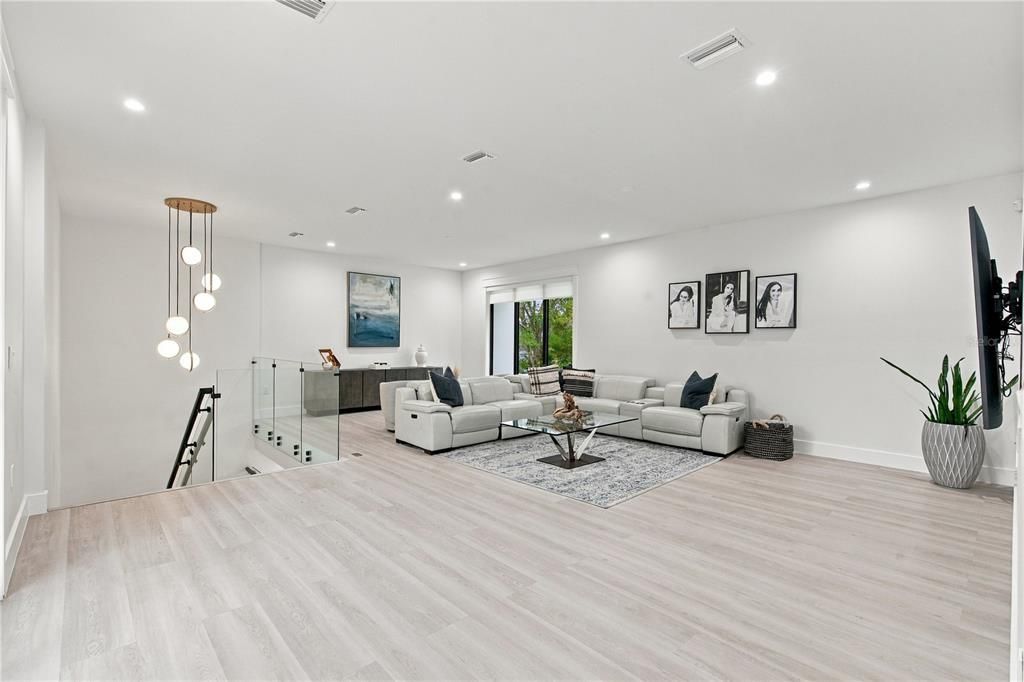 For Rent: $7,500 (3 beds, 3 baths, 3290 Square Feet)