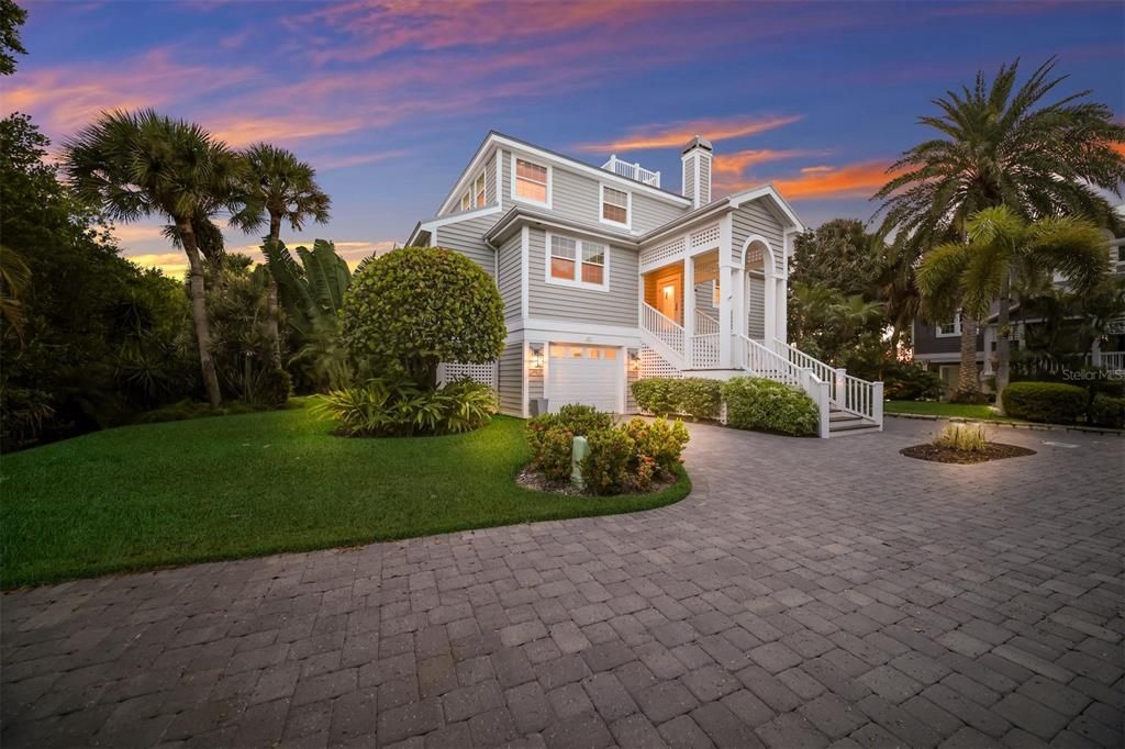For Sale: $4,125,000 (3 beds, 3 baths, 3568 Square Feet)