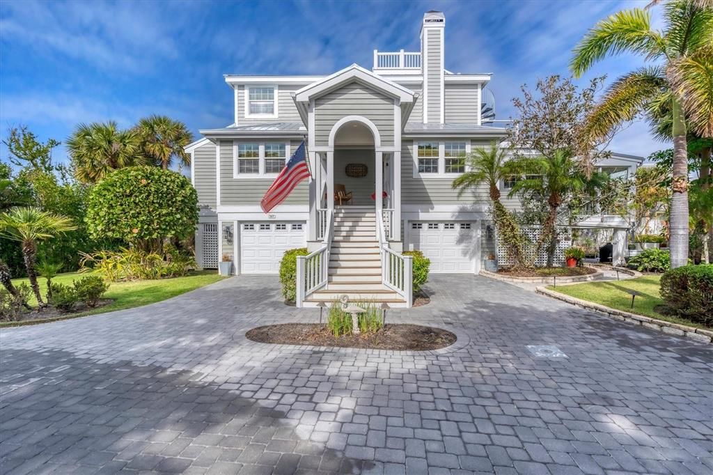 For Sale: $4,125,000 (3 beds, 3 baths, 3568 Square Feet)