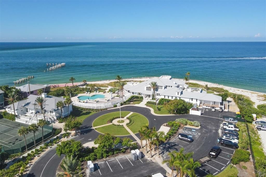 For Sale: $4,125,000 (3 beds, 3 baths, 3568 Square Feet)